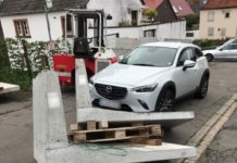 Betonteile von Gabelstapler gerutscht