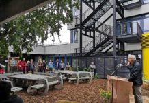 Umweltstaatssekretär weiht neugestalteten Schulgarten der Bertha von Suttner IGS ein