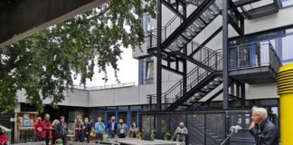 Umweltstaatssekretär weiht neugestalteten Schulgarten der Bertha von Suttner IGS ein