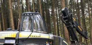 Diebstahl aus Holzernte-Maschine