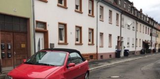 Radfahrer landete auf der Motorhaube – Radfahrer begeht Unfallflucht