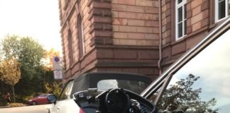 Spiegel abgefahren und aus dem Staub gemacht