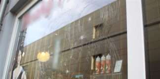 Sachbeschädigung – Schaufenster beschädigt