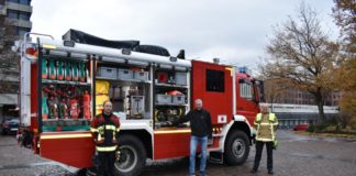 Stadt nimmt neues Fahrzeug zur Gefahrenabwehr entgegen
