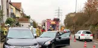 Gegen geparktes Auto gekracht