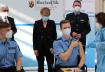 Impfungen der Polizei in eigenen Zentren gestartet