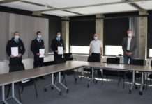 Nachwuchskräfte für die Berufsfeuerwehr – Beigeordneter Peter Kiefer ernennt vier Beamten auf Probe