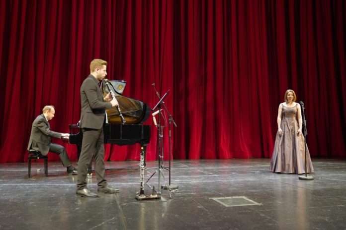 Vorhang auf-Ostern 2021 Mahler