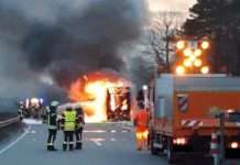 A6/Enkenbach-Alsenborn, Reisebus geht in Flammen auf
