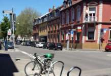 Stadt installiert neue Abstellbügel für Fahrräder