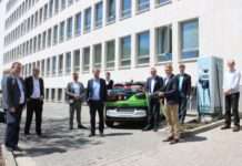 Pfalzwerke und Landkreis Kaiserslautern nehmen Schnellladesäule vor Kreisverwaltung in der Lauterstraße offiziell in Betrieb