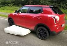 Matratze löst Unfall aus