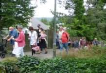 Bürgermeisterin bei Stadtbege(h)gnung auf dem Bännjerrück