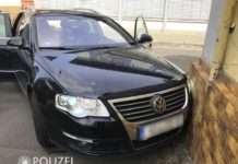 Auffahrunfall endet an Hauswand