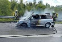 PKW-Brand auf der Autobahn/Rettungsgasse nicht gebildet