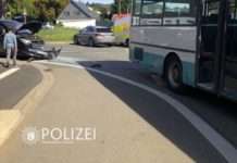 Unfall mit Schulbus- Zeugen gesucht