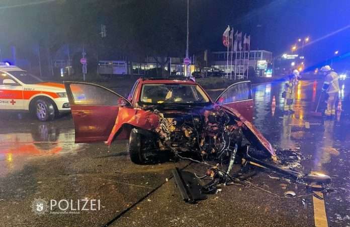pol-ppwp-pkw-rammt-polizeistreife-im-einsatz