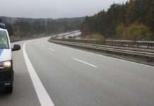 Verkehrsunfall mit anschließendem unterlaubtem Entfernen vom Unfallort – Zeugen gesucht!