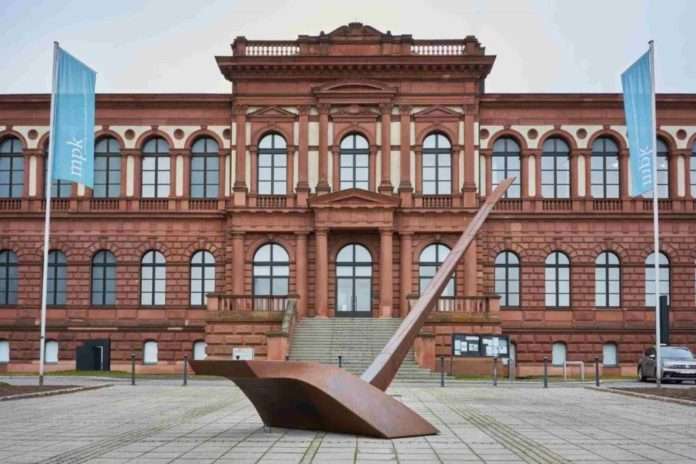 Franz-Bernhard_Aufragende-vor-mpk