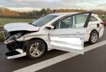 ZEUGEN GESUCHT… Verlorene Ladung auf der Autobahn löst folgenschweren Unfall aus…