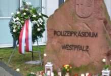 Bürgermeisterin und Kommunaler Vollzugsdienst legen Kranz nieder