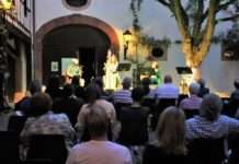 „Assana“ spielt Irish Folk im Bauernhaus Erfenbach mit Jens Kommnick