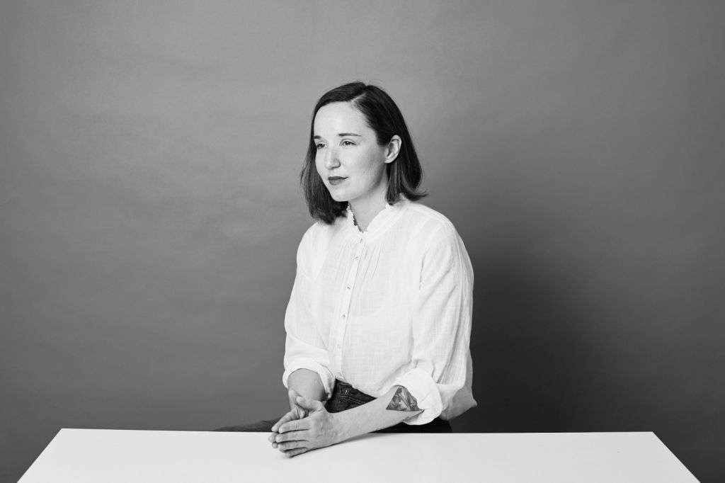 Tell everything Sarah MacDougall as a guest in Salon Schmitt World