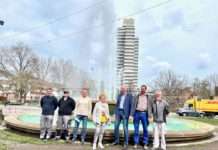 Eröffnung der Brunnensaison 2022 – Beigeordneter Peter Kiefer gibt Startschuss am Fackelbrunnen