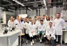 „Superstarke Mikroorganismen“: Schülerinnen und Schüler erlebten an der TU Kaiserslautern Mikrobiologie zum Anfassen