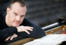 Beethoven verbindet–Lars Vogt in der Doppelrolle als Pianist und Dirigent