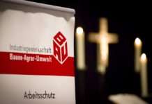 Gedenkminute für verunglückte Beschäftigte in Kaiserslautern