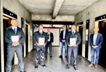 Nachwuchskräfte für die Berufsfeuerwehr – Beigeordneter Peter Kiefer ernennt drei Beamten auf Probe