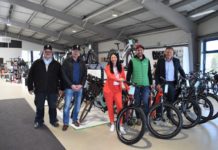 Fahrradspende an Velo-Projekt – Beigeordnete Pfeiffer bedankt sich bei e-motion