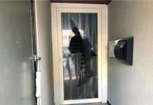 Tür eingeschlagen – Täter hinterlässt Blutspur