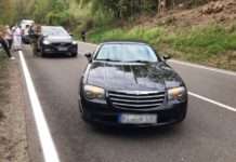 Unfall: Polizei fahndet nach Fahrer eines Kleinwagens