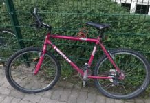 Fahrradreifen platt gestochen – Polizei sucht Eigentümer
