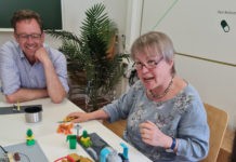 Un(an)fassbares begreifbar machen – Trainingsworkshop mit kleinen Spielzeugsteinen