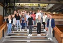 Stadt bekommt weiteren Nachwuchs – Oberbürgermeister Weichel begrüßt sechs neue Auszubildende