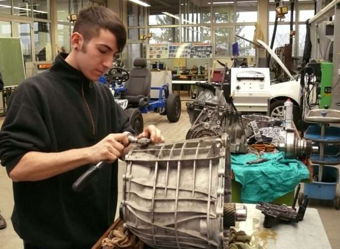 Kfz-Mechatroniker_Getriebe_kl