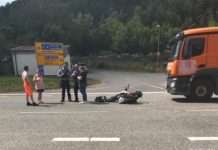 Motorradfahrer die Vorfahrt genommen