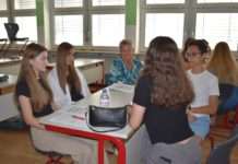 Wissensvermittlung und Spaß gehen Hand in Hand – Beate Kimmel besuchte Sommerschule der Stadt