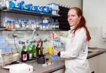 Achema 2022: Qualitätskriterien wie Weinfarbe einfach und schnell mit neuem Testsystem bestimmen