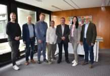 Zwei Mitarbeiter der Stadt anlässlich ihres vierzigjährigen Dienstjubiläums geehrt