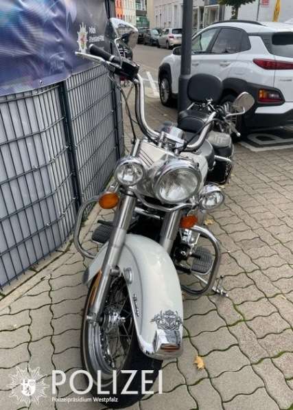 Harley ohne Frontscheibe