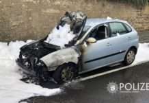 Auto fängt an zu brennen