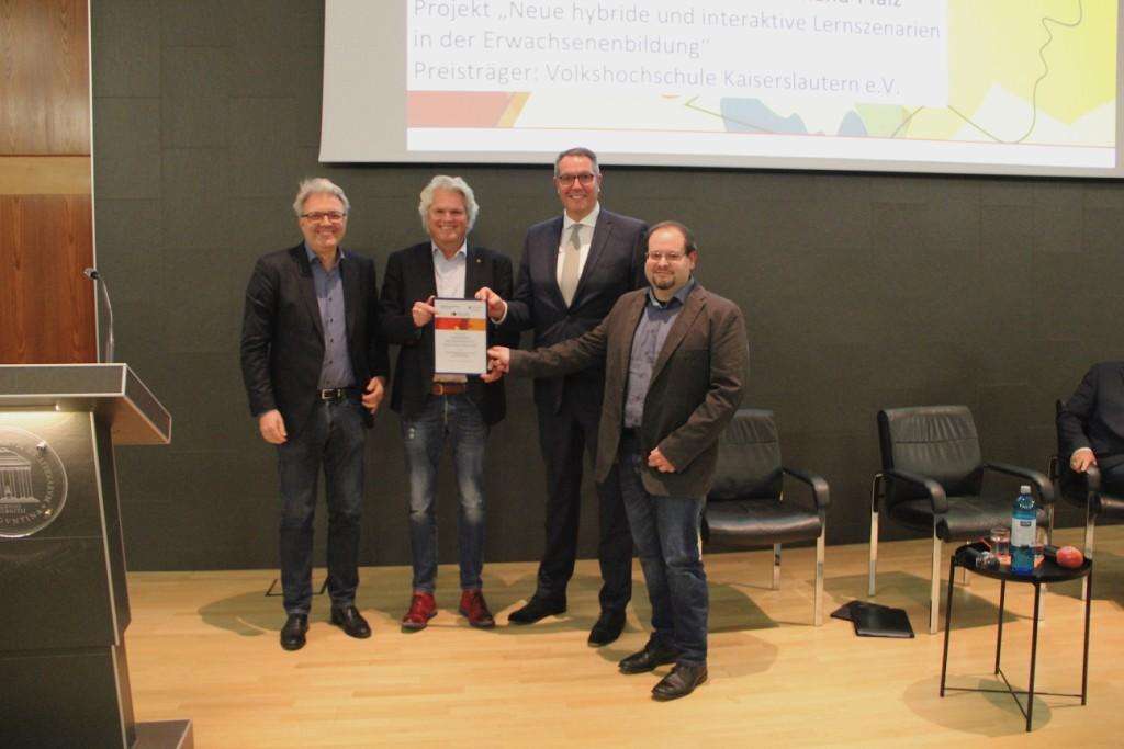 VHS gewinnt den renommierten Weiterbildungspreis der Medienanstalt RheinlandPfalz