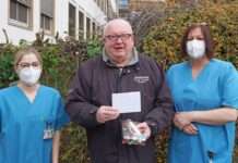 Private Unterstützer übergeben Kinderklinik gesammelte Spenden