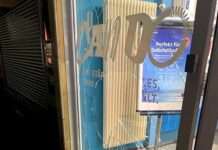 Schaufenster eingeschlagen und weggerannt – Zeugen gesucht!