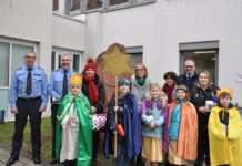 Sternsinger der Pfarrei Heiliger Martin besuchen Polizeipräsidium