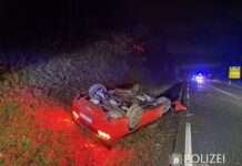 Vor Kontrolle geflüchtet und Unfall gebaut